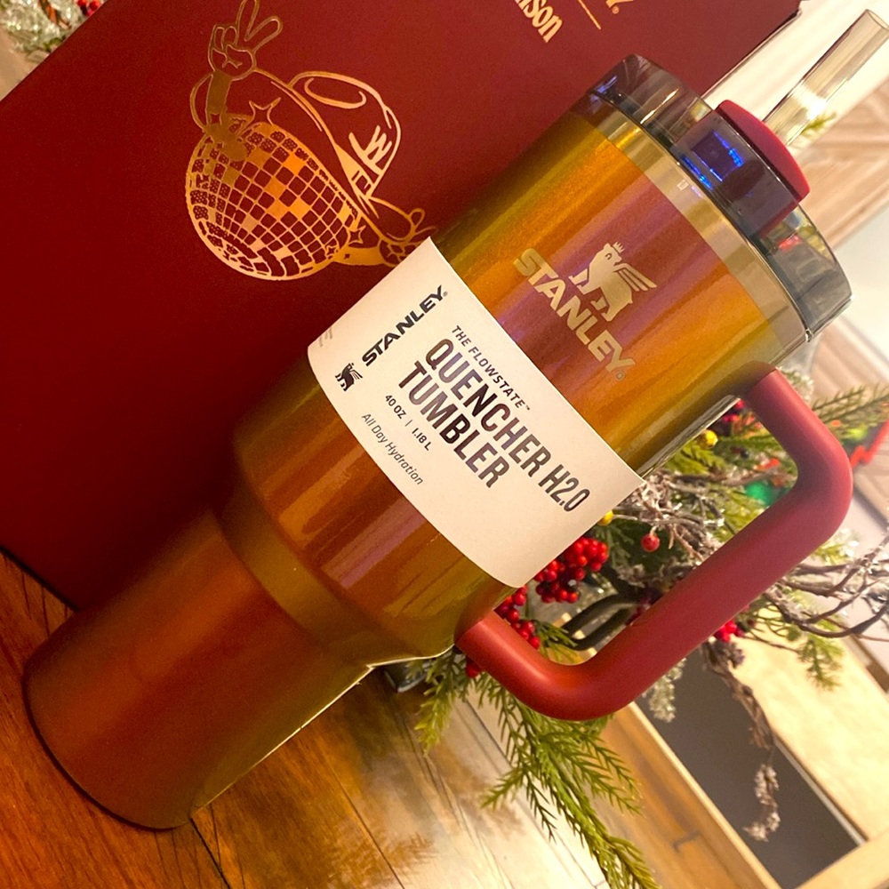Stanley x Lainey Wilson QUENCHER H2.0 TUMBLER 40 oz